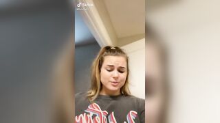 Sexy TikTok Girls: Wanna see a white girl twerk? #1