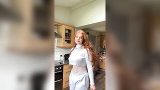 Sexy TikTok Girls: Pointing at you #1