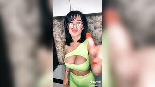 Sexy TikTok Girls: Tiktok milf #4