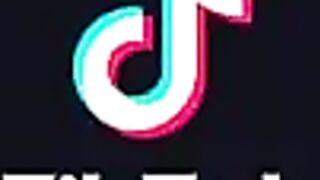 Sexy TikTok Girls: I want to hit on the bed behind her #4