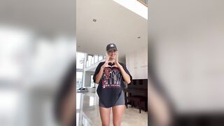 Sexy TikTok Girls: Such a nicely shaped ass #2