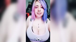 Sexy TikTok Girls: Nice... uh, hair. #2