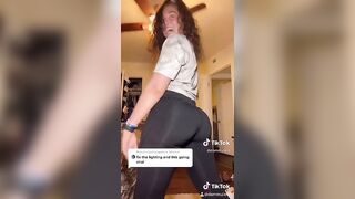 Sexy TikTok Girls: Big bank in yoga pants #3