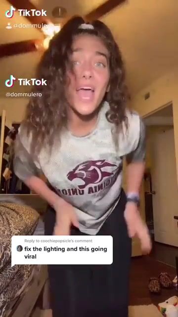 Big bank in yoga pants
