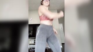 Sexy TikTok Girls: Big bank in leggings #3
