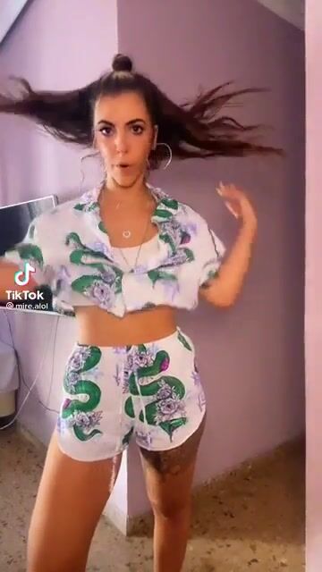 when she turns n start twerkin ????????