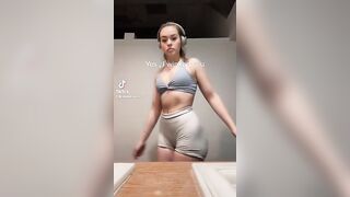 Sexy TikTok Girls: Cassie's phat ass.... #3