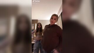 Sexy TikTok Girls: Wait for the flash #1