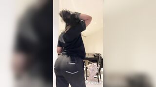 Sexy TikTok Girls: When she can't even hide it in SWEATPANTS #3