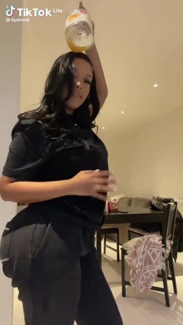 When she can't even hide it in SWEATPANTS