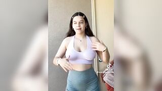 Sexy TikTok Girls: I can picture them pull of hickies ♥️♥️ #3