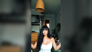 Sexy TikTok Girls: Oooff she's got that "Mommy" vibe #4