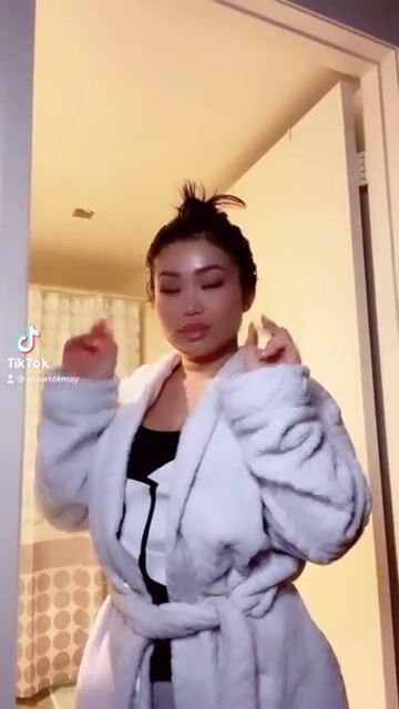 Wait for those big juggs ????????????