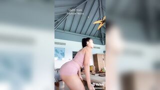 Sexy TikTok Girls: When I see the rear from the front I know it’s a big one ♥️♥️ #3
