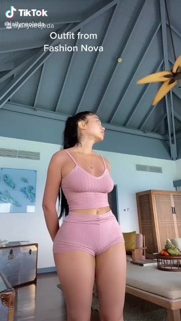 When I see the rear from the front I know it’s a big one ????