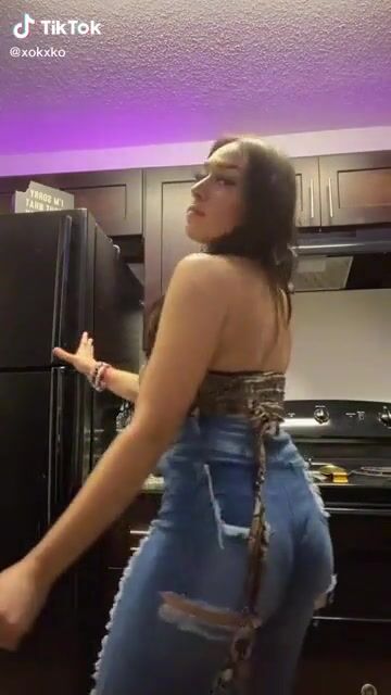 That ass wiggles