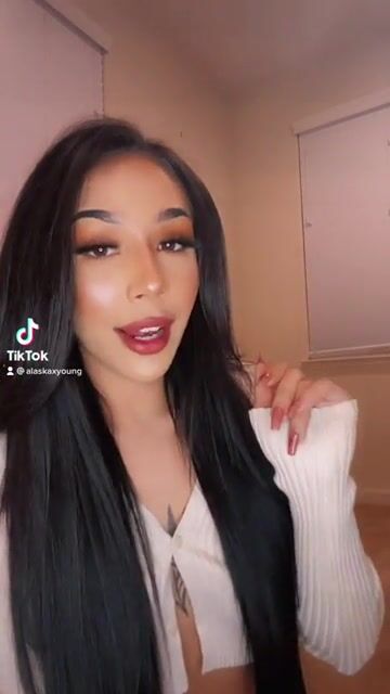 pretty faces, slim waist, thick booty????