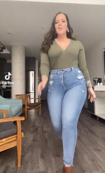 Thick photographer from my area