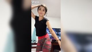 Damn! That ass jiggle ????