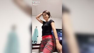 Sexy TikTok Girls: Damn! That ass jiggle ♥️♥️ #2