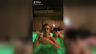 Sexy TikTok Girls: Imagine the backshots from the girl in the back ♥️♥️ #1