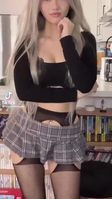 Damn......some girls just hit different