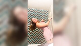 Sexy TikTok Girls: Can’t pinpoint what it is about her but she cute! #4