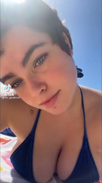 Want to fuck that boobs ????