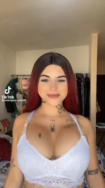 this thot really showcases her best attribute here!