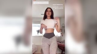 Sexy TikTok Girls: Small waist, pretty face wit... #2