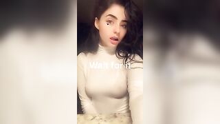 Sexy TikTok Girls: What that hand do? #4