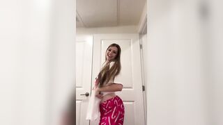 Sexy TikTok Girls: Didn't know she moves like that #4