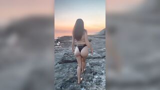 Sexy TikTok Girls: Impressive ass jiggle and nice body! #2