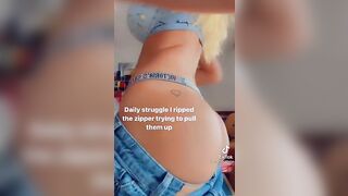 Sexy TikTok Girls: *spongebobs ripped pants song plays* #4