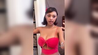 Sexy TikTok Girls: Impressive underboob #4