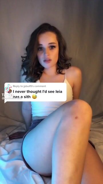 Such a slutty Star Wars fan, her only fans is soooo good too ????????