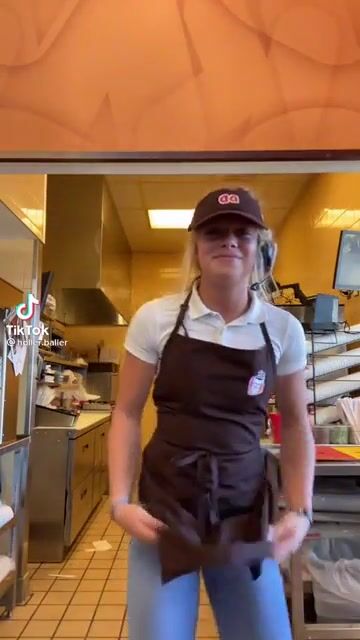 Dunkin Donuts ???? now serving them cakes