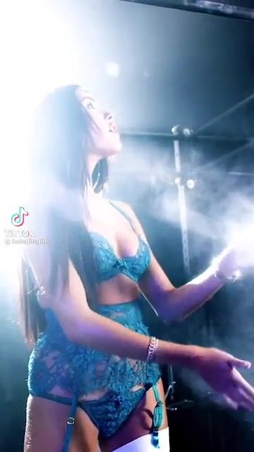 Didn’t know Madison Beer had such a fat ass ????????