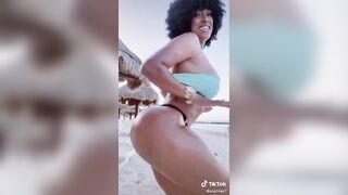 Sexy TikTok Girls: had to put it in slow mo for the boys #4