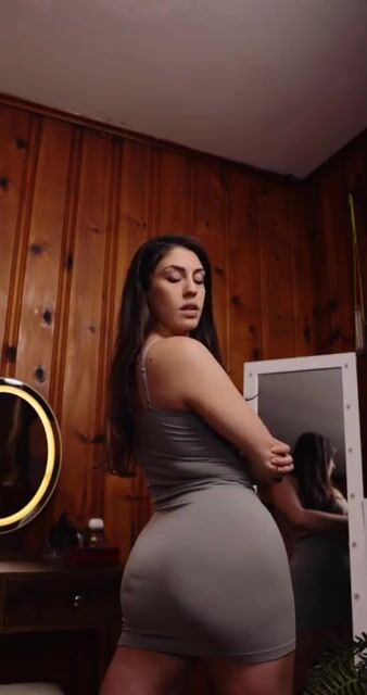 The meat on her, shiet!!!