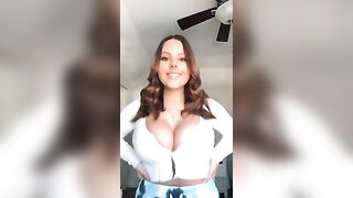 Sexy TikTok Girls: Just a quick outfit change #4