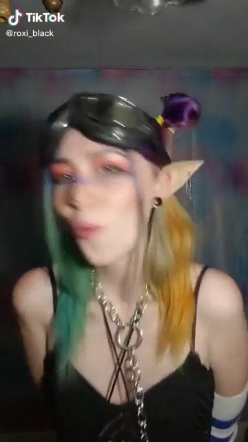 Just came across another naughty elf. This time a Tank Girl Elf ????????????