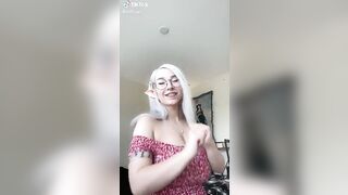 Sexy TikTok Girls: Testing the physics engine #4