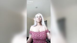 Sexy TikTok Girls: Testing the physics engine #2