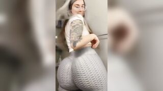 Sexy TikTok Girls: Gigantic bank #4