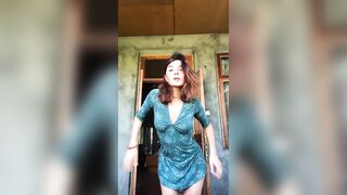 Sexy TikTok Girls: Would kill for another angle on that #1