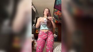 Sexy TikTok Girls: That walk tho #1