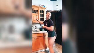 Sexy TikTok Girls: oh my lord look at that jiggle #2