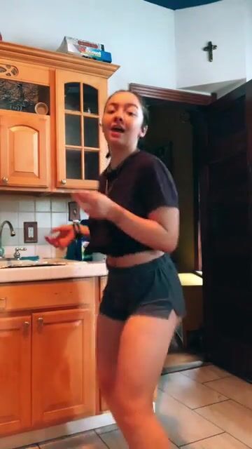 oh my lord look at that jiggle