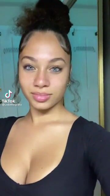 her eyes are so dreamy